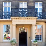 Hotel The 3*