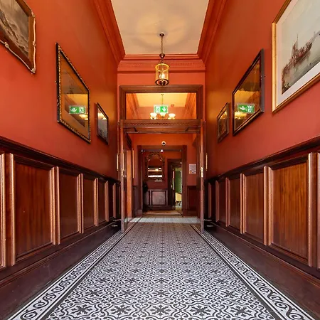 The Hotel 3*